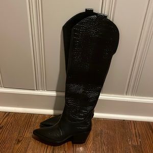 Gianni Bini black boots